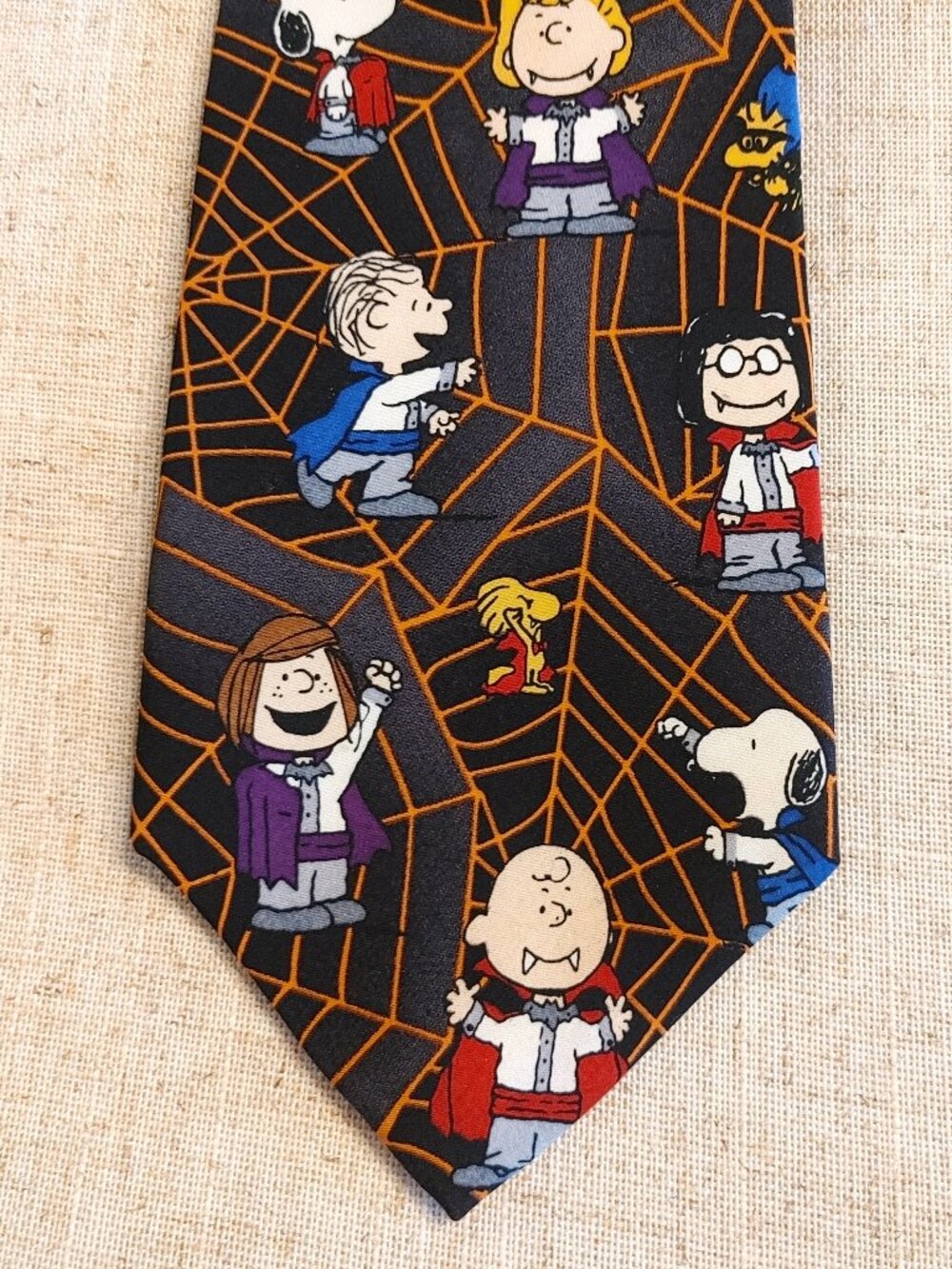 VTG Peanuts Halloween Silk Tie Charlie Brown Vampire Snoopy Spiderweb